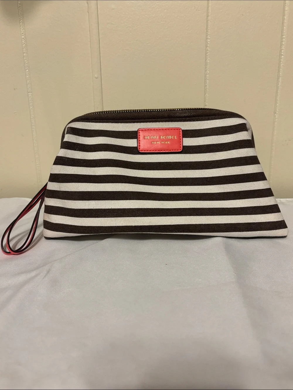 EUC Henri Bendel Heritage Stripe Cosmetic Case Dopp Kit